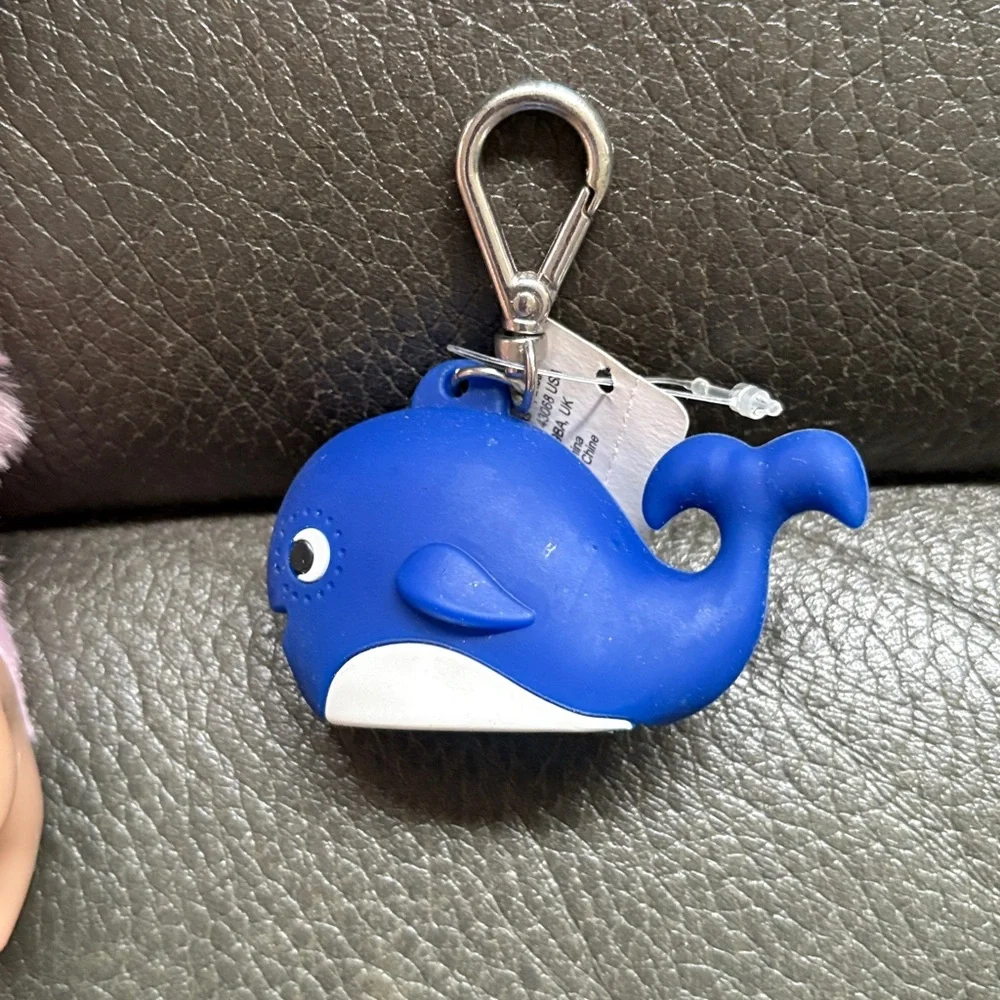 Bath and body set of two sanitizer holders in cute squirrel and whale - Picture 3 of 6